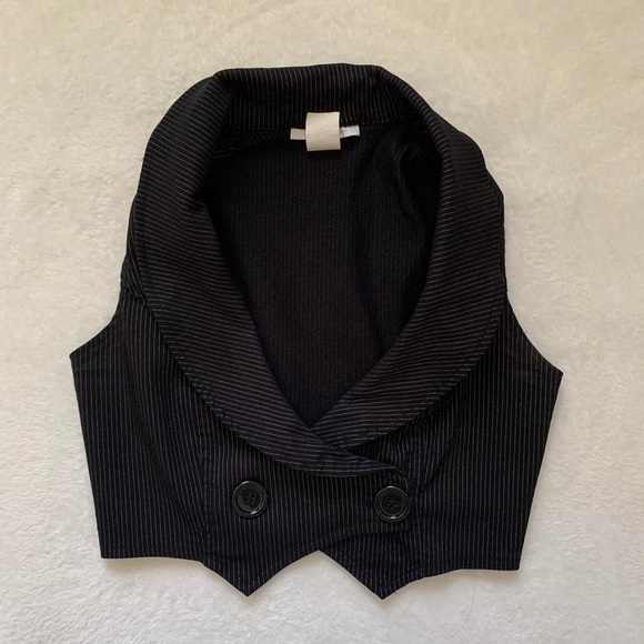 black pinstripe vest🖤 - Picture 2 of 3